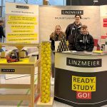 Maja, Noah und Fabian auf der Ausbildungsmesse in Alleshausen